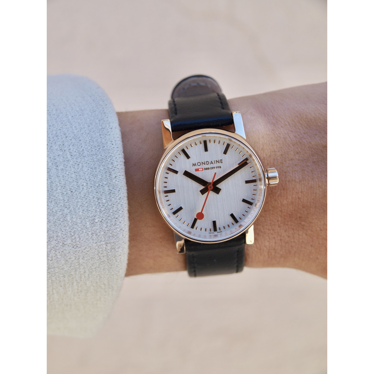 Relojes sales mondaine historia