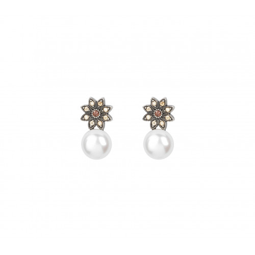 SILVER AND PEARL FLOWER SUNFIELD EARRINGS - PE060641